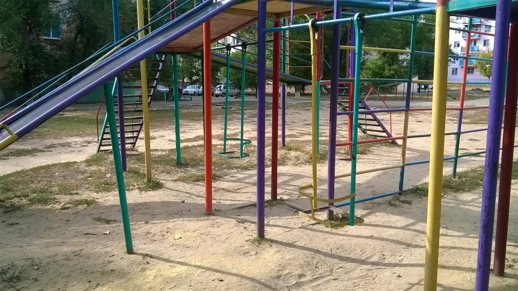 По запросу Общественной палаты Республики Калмыкия органами прокуратуры проведена проверка состояния детских игровых площадок